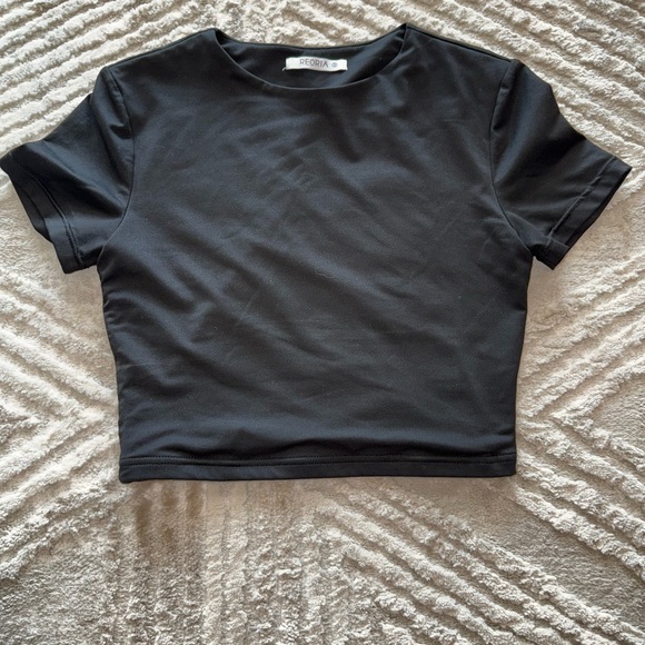 ReoRia Tops - Black Double-Layered Crop Top